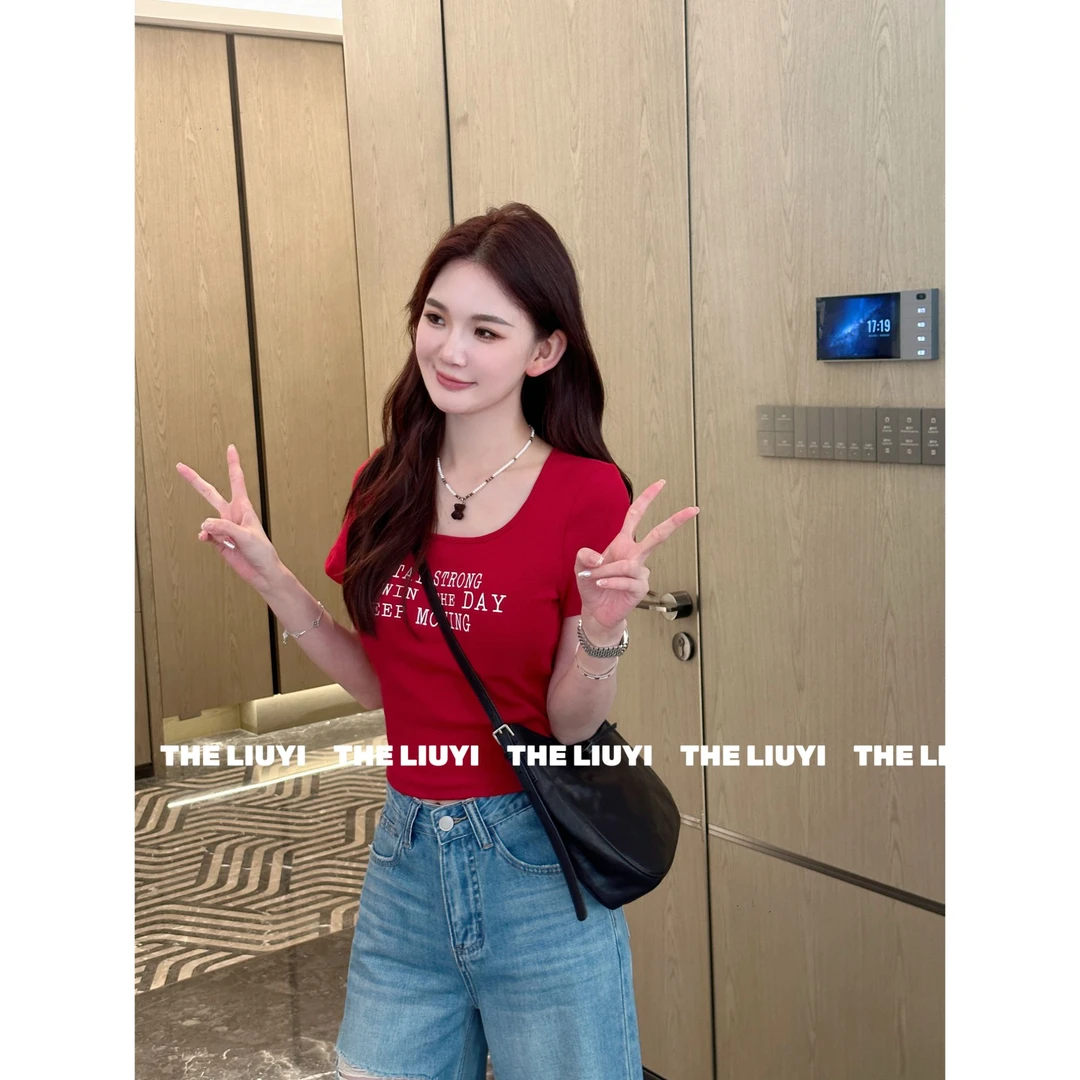 【LIUYI】自在T~夏季显瘦方领自带胸垫短袖字母T恤55214