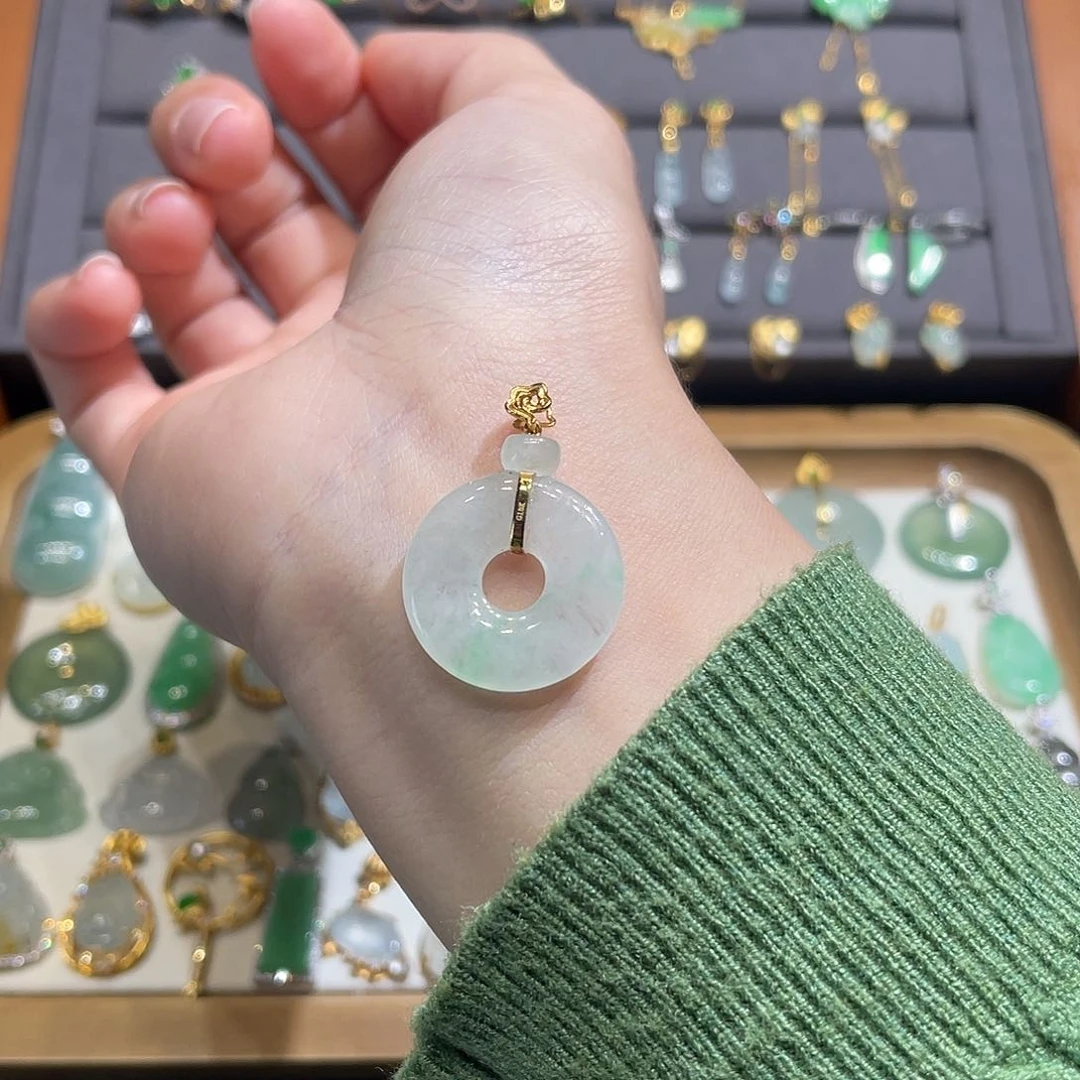 翡翠颈饰18K金镶嵌冰飘花甜甜圈