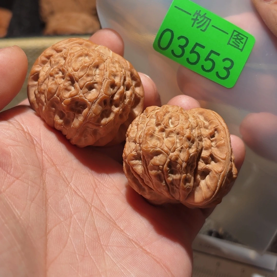 文玩核桃把件血麒麟