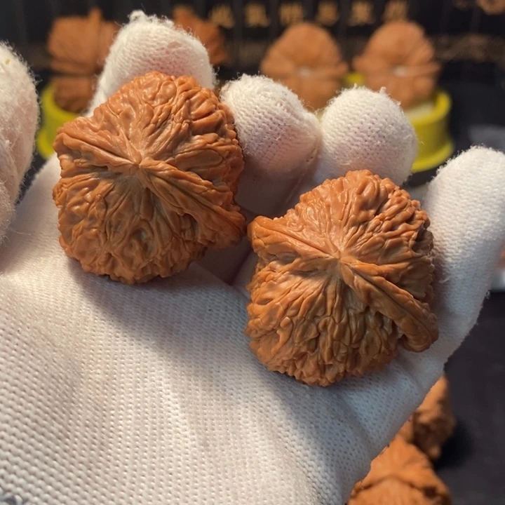 文玩核桃吊坠39.5球白