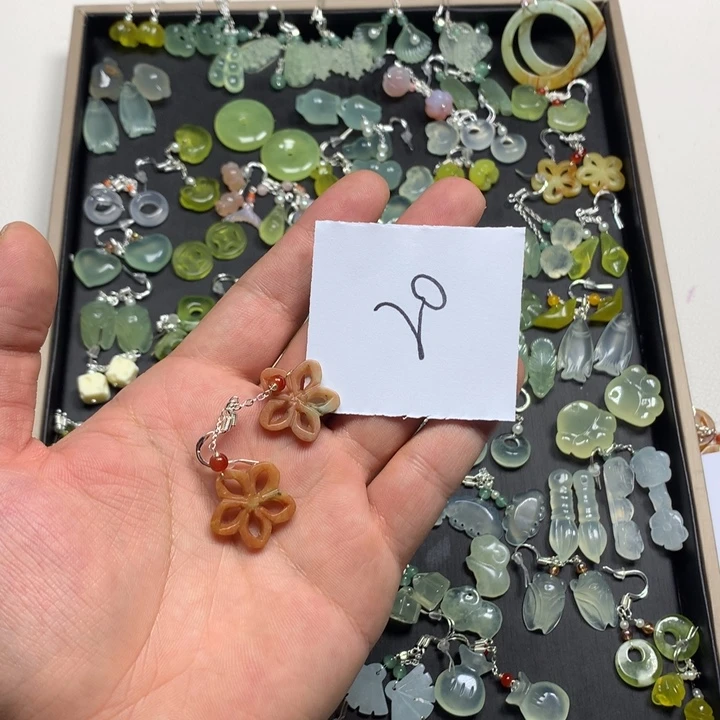 囍****蛇纹石玉合金耳钉