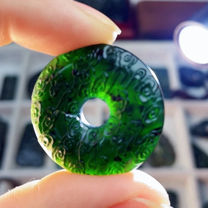 蛇纹石玉未镶嵌挂件