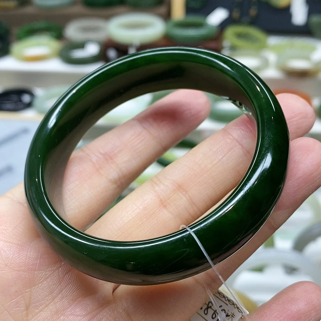 【闪购商品】未镶嵌手镯和田玉（碧玉）