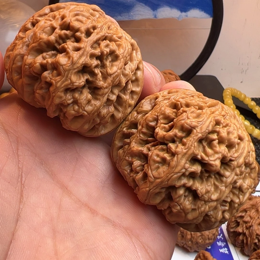 文玩核桃把件工**王大粗筋