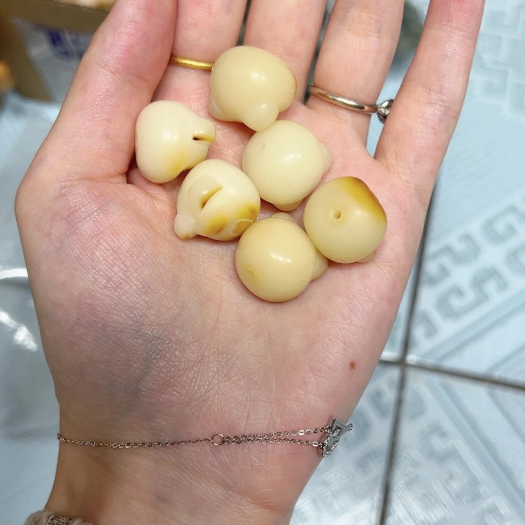 辞***安菩提根碳烤小熊头手串