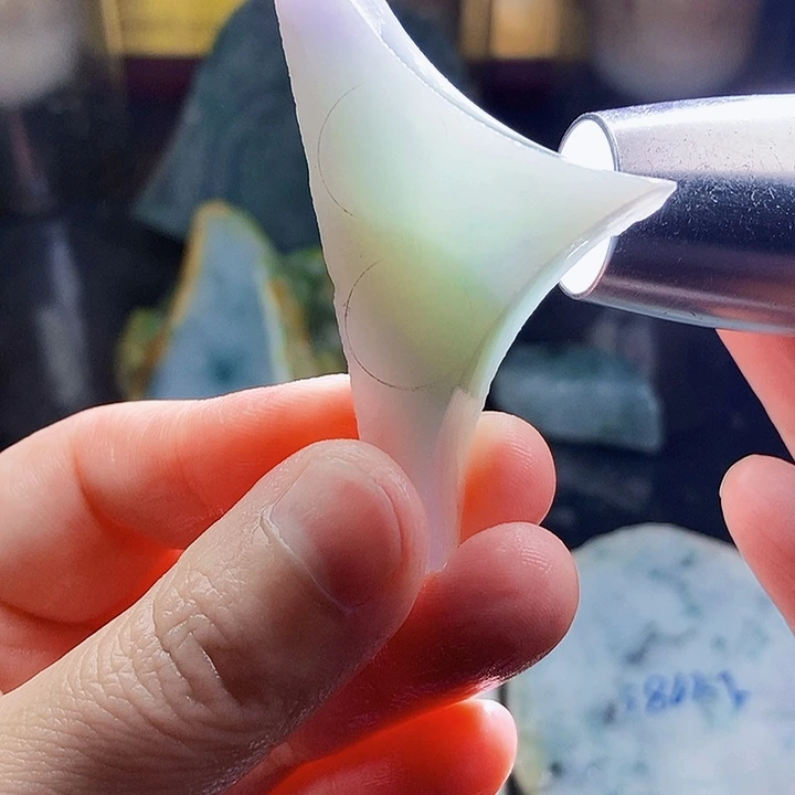 翡翠未镶嵌颈饰毛料53