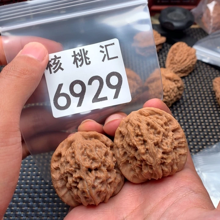 文玩核桃吊坠马老四