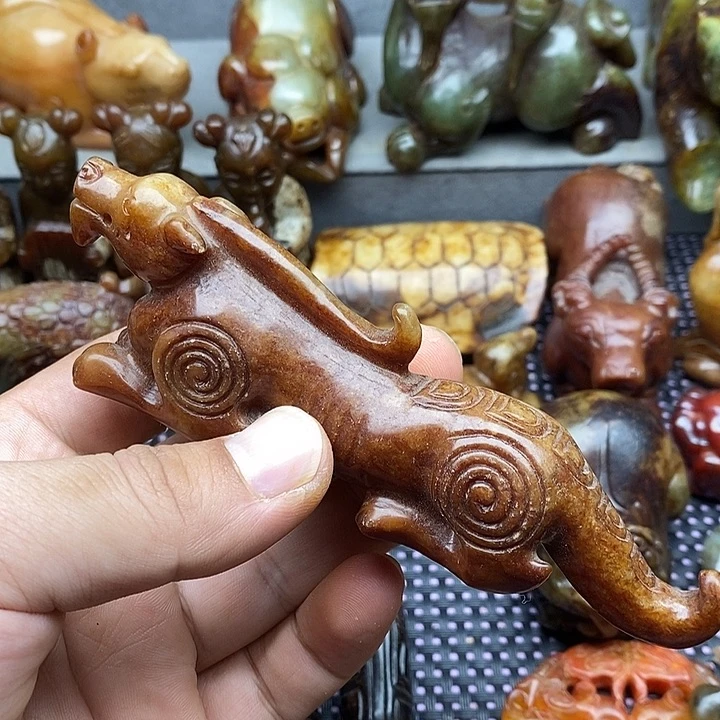未镶嵌蛇纹石玉颈饰表***城