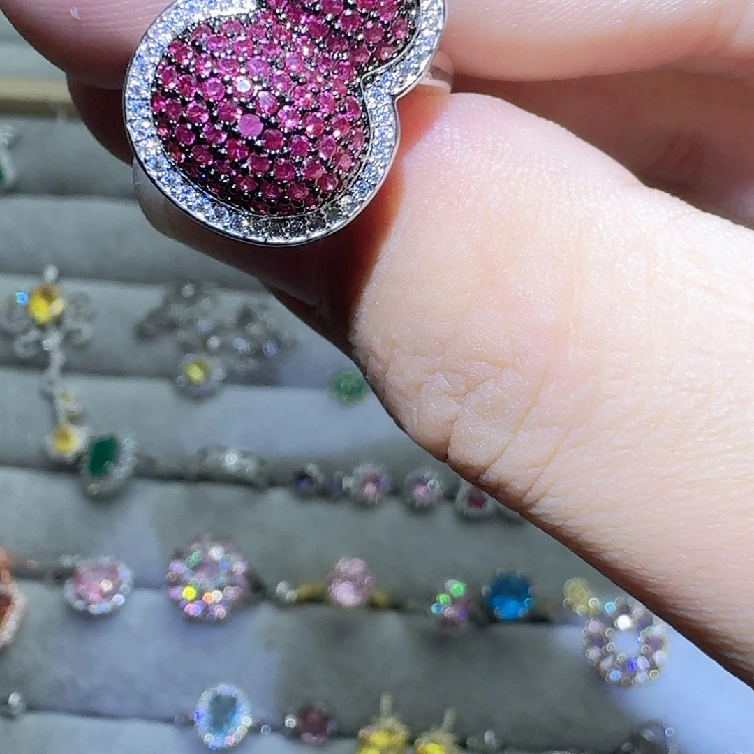 绿水晶戒指银S925镶嵌嫦**屁