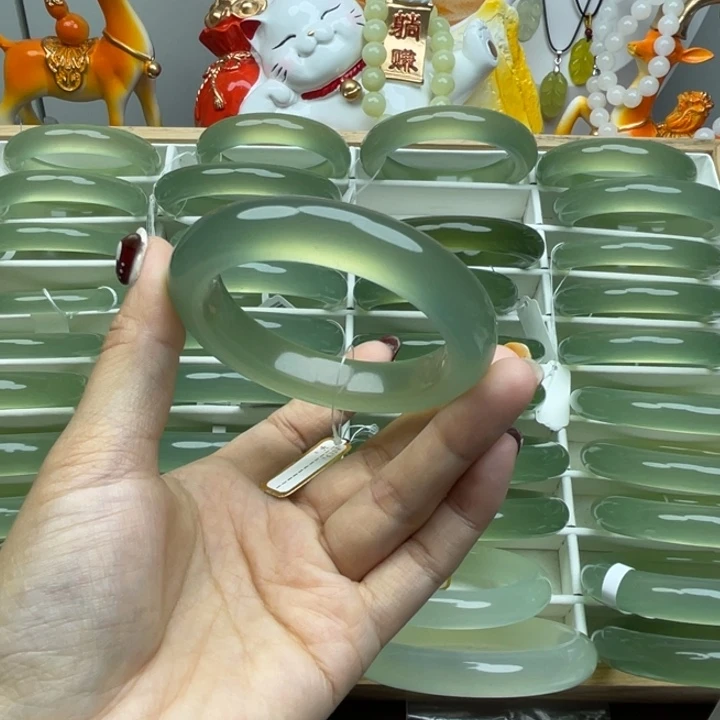 胖***，岫玉未镶嵌手镯岫玉