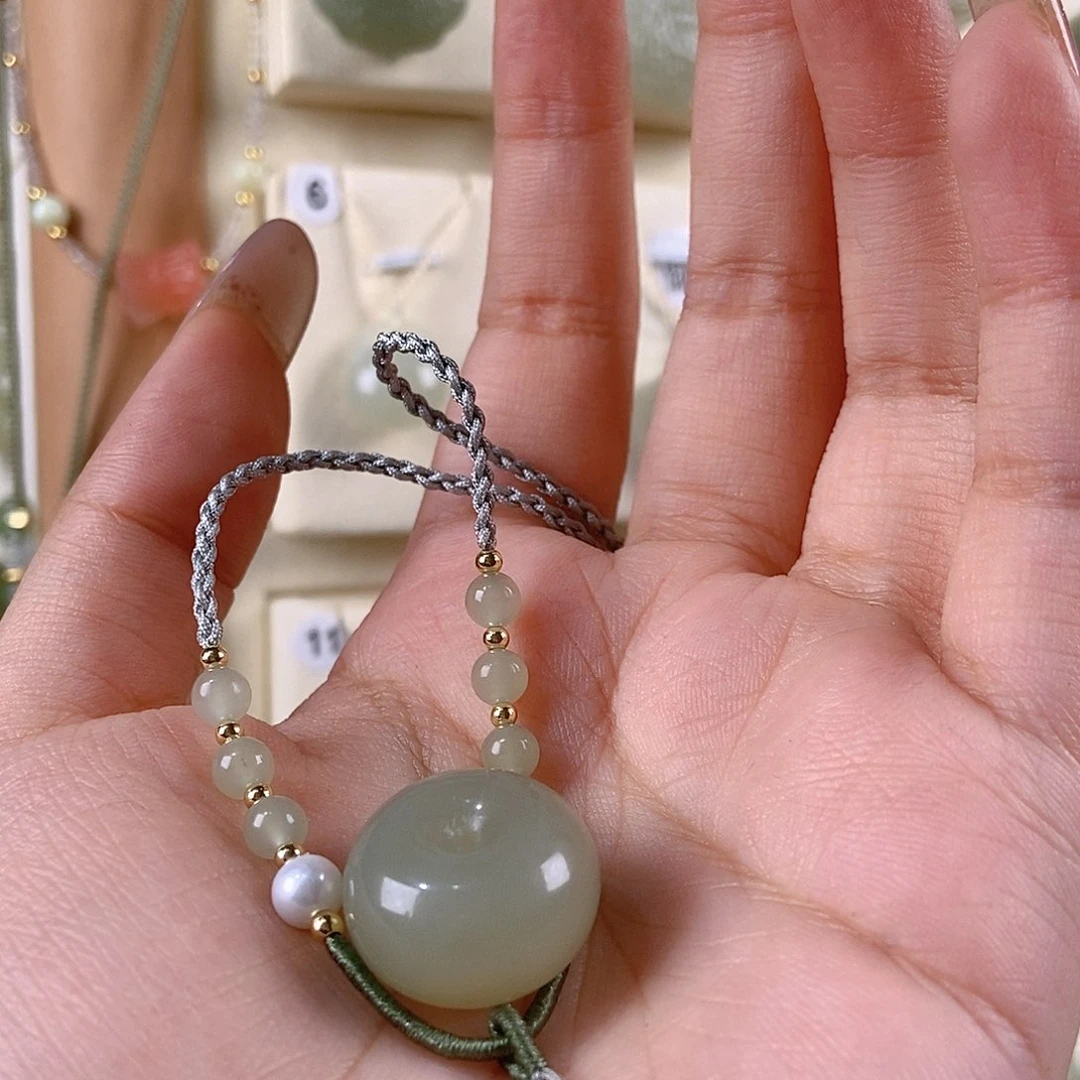 和田玉未镶嵌吊坠(不含链)