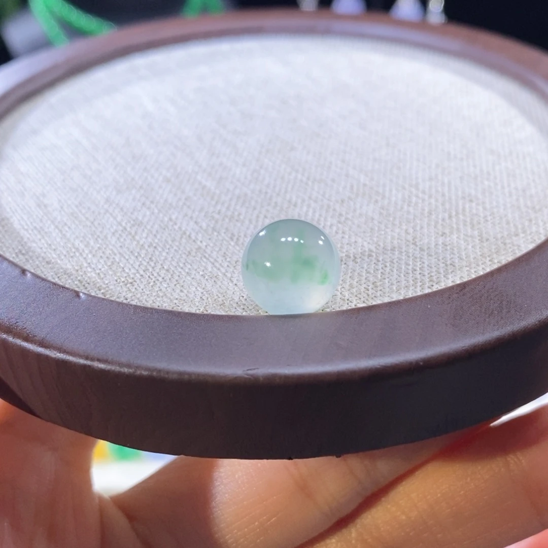 翡翠未镶嵌颈饰翡翠冰茶飘绿珠11+mm