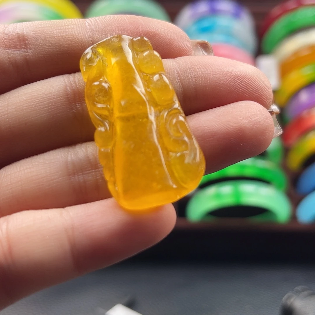 石英质玉未镶嵌颈饰