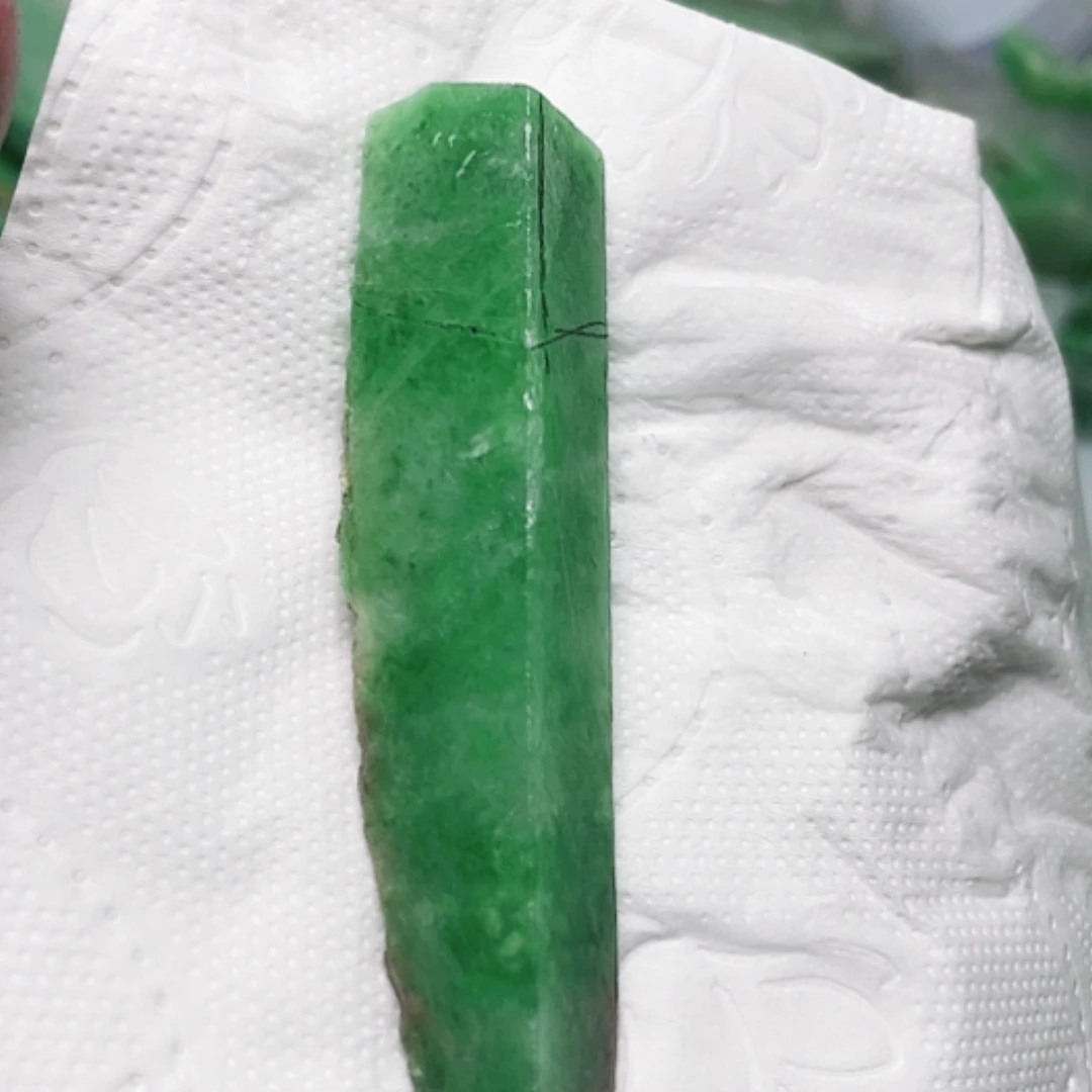 【闪购商品】翡翠颈饰未镶嵌A货