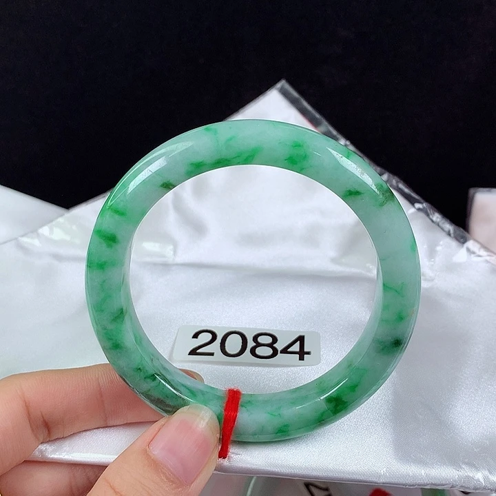 翡翠未镶嵌手镯57圈 满圈飘绿花