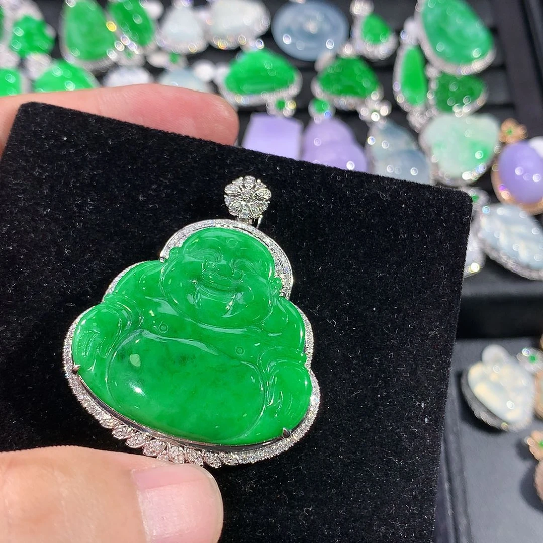 翡翠18K金镶嵌颈饰