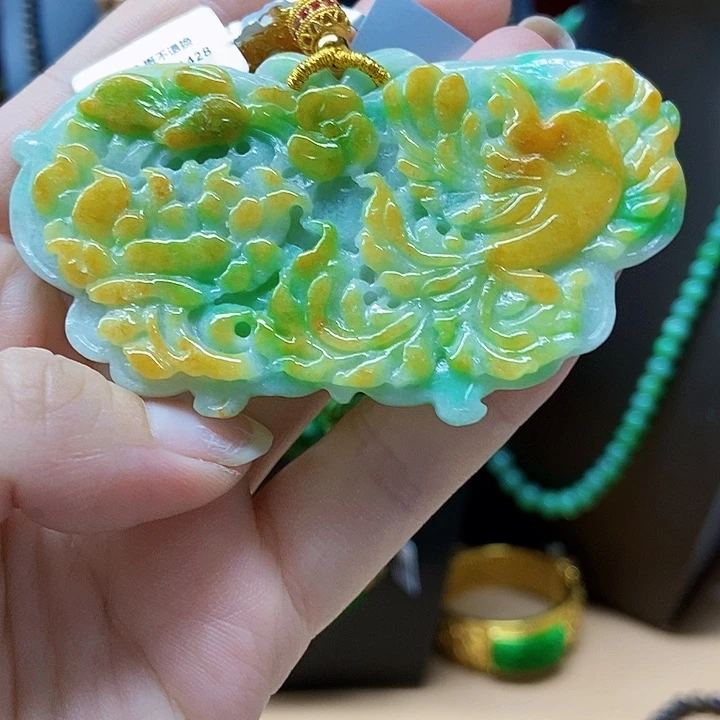 翡翠未镶嵌颈饰吊坠