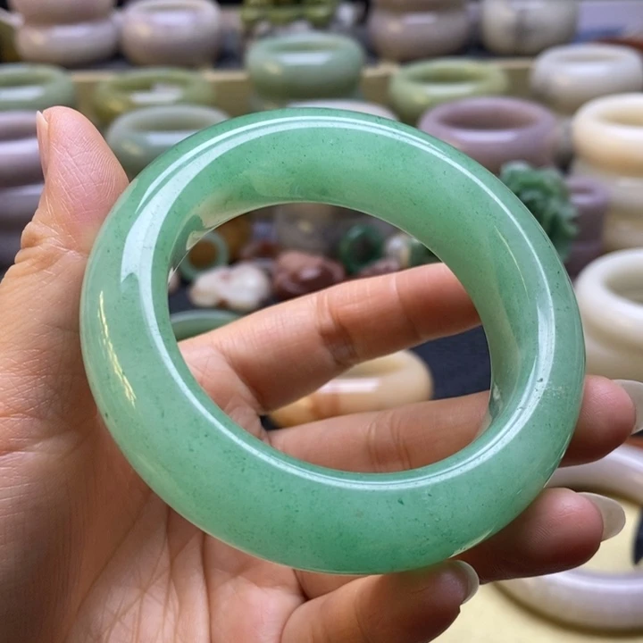 石英质玉未镶嵌手镯