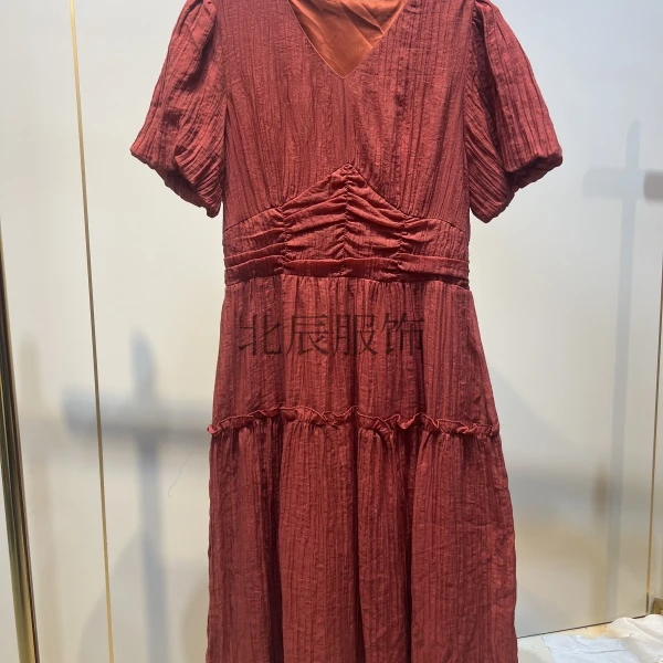 2【新品】开春新款复古设计感抽绳系带碎花吊带裙显瘦裙子