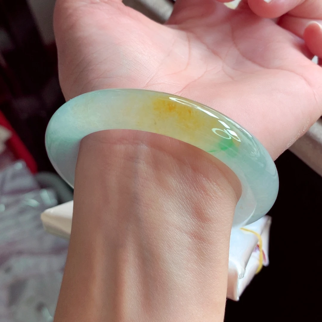 翡翠未镶嵌手镯（圆镯）师妹55胖圆双彩冰黄飘翠（13号）