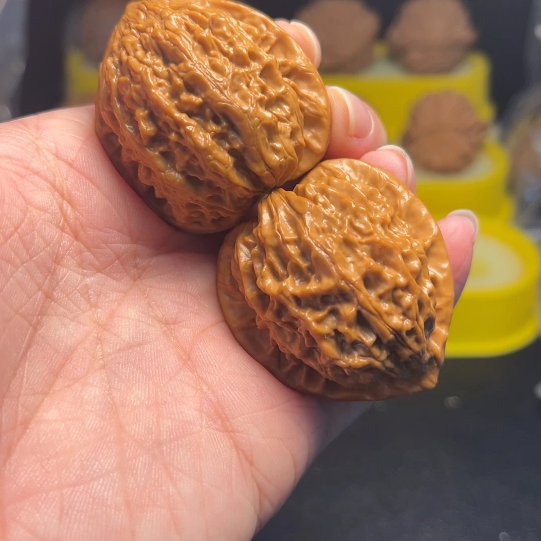 文玩核桃吊坠金牛38