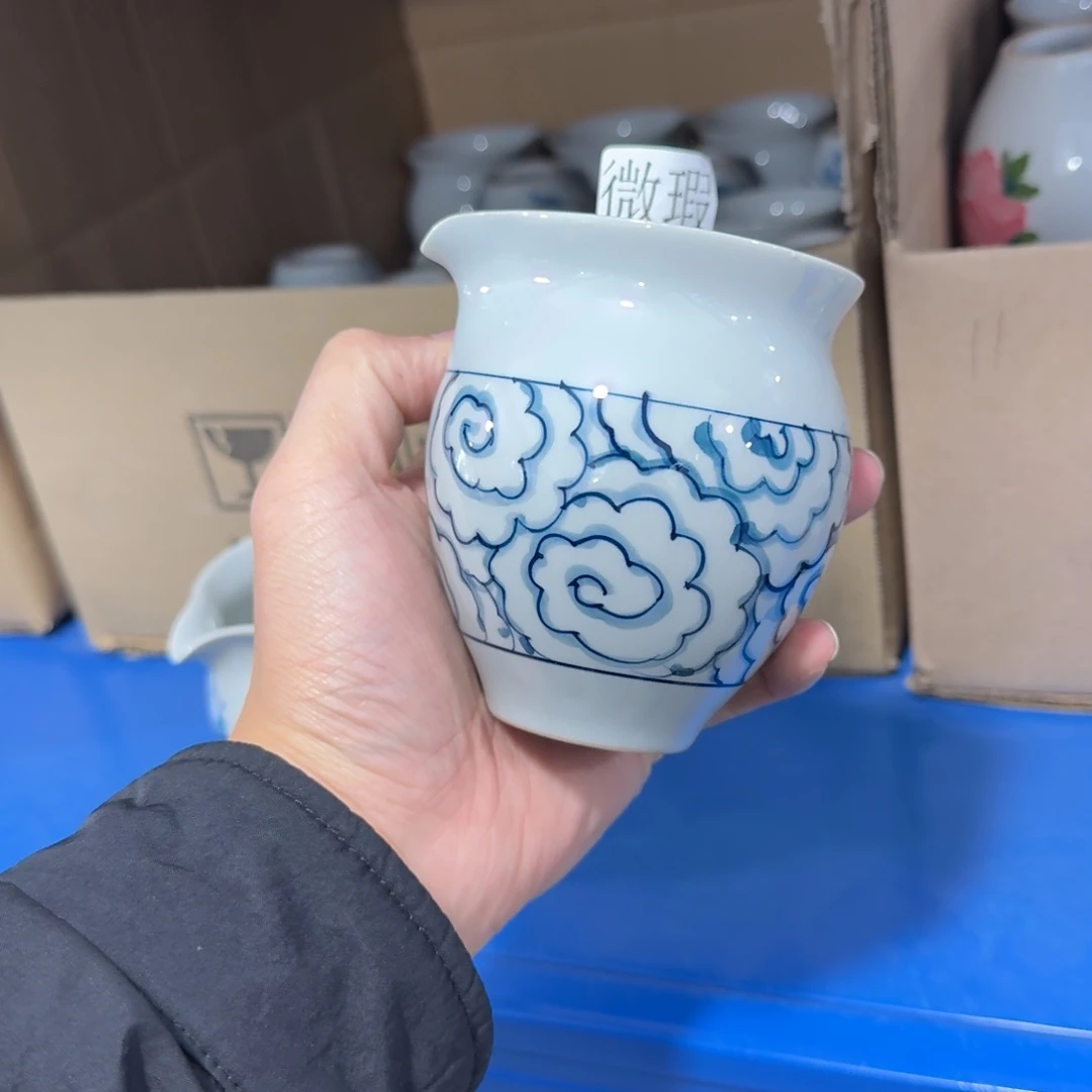 釉下手绘茶具微瑕