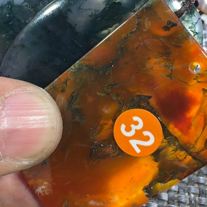 霖***阁玛瑙/玉髓未镶嵌颈饰