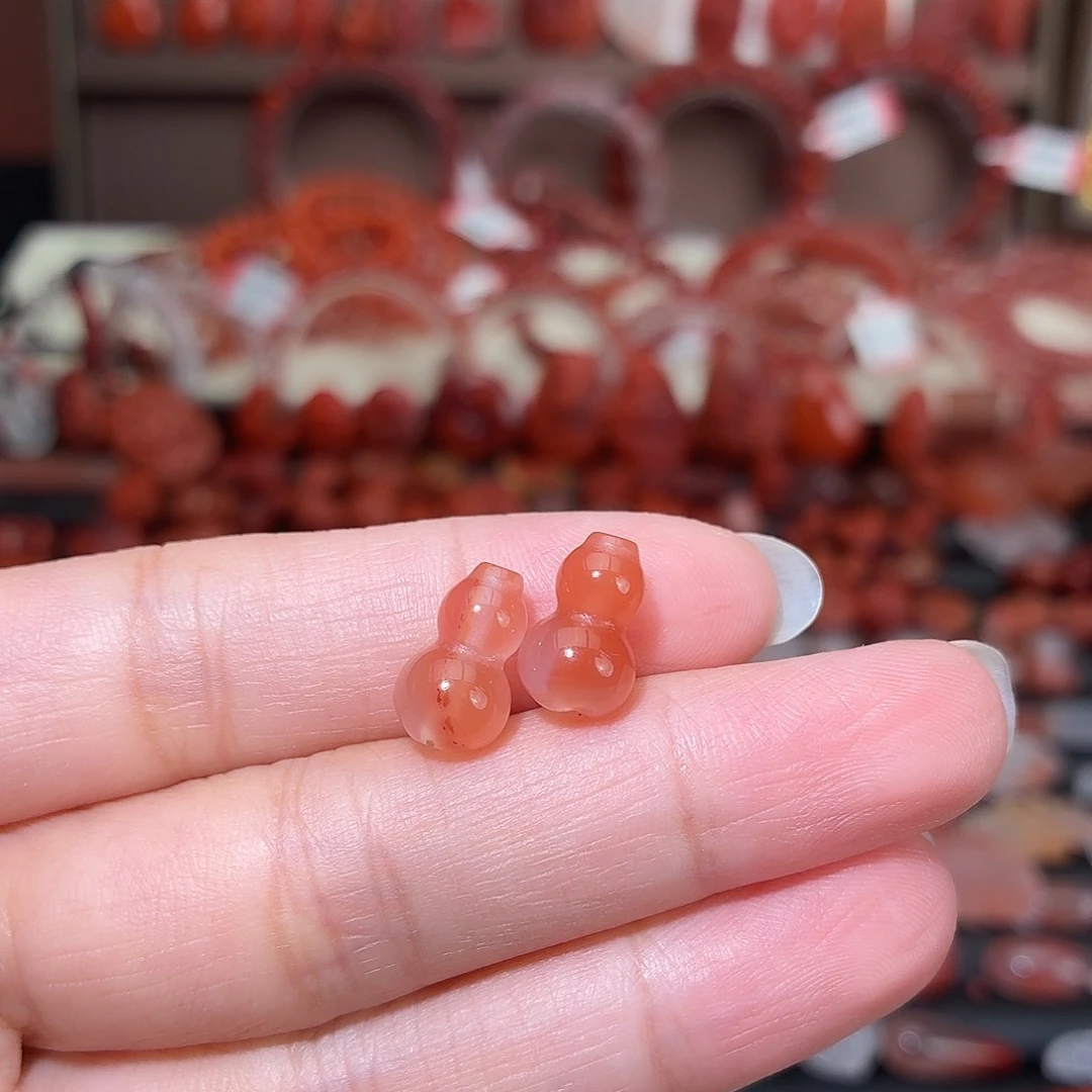 南红玛瑙未镶嵌颈饰通孔葫芦一对