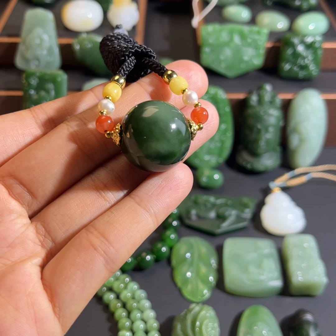 和田玉未镶嵌颈饰定制