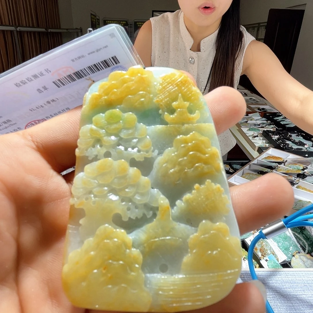 翡翠未镶嵌颈饰一