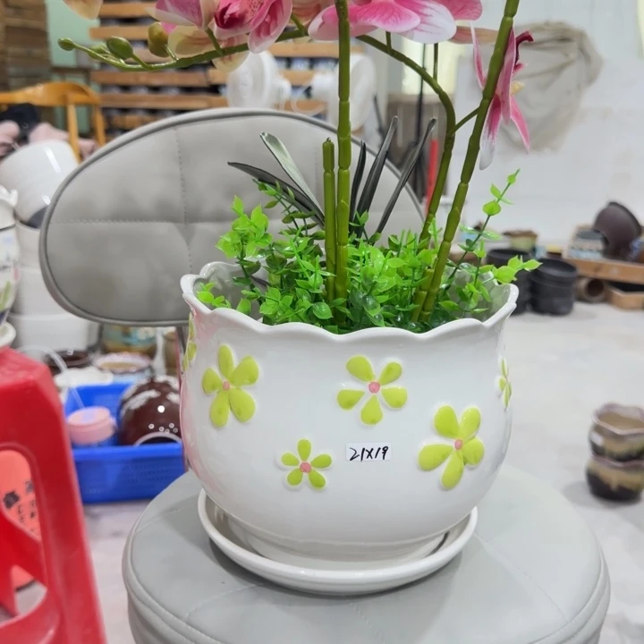 凑9块包邮，有孔，陶瓷花盆