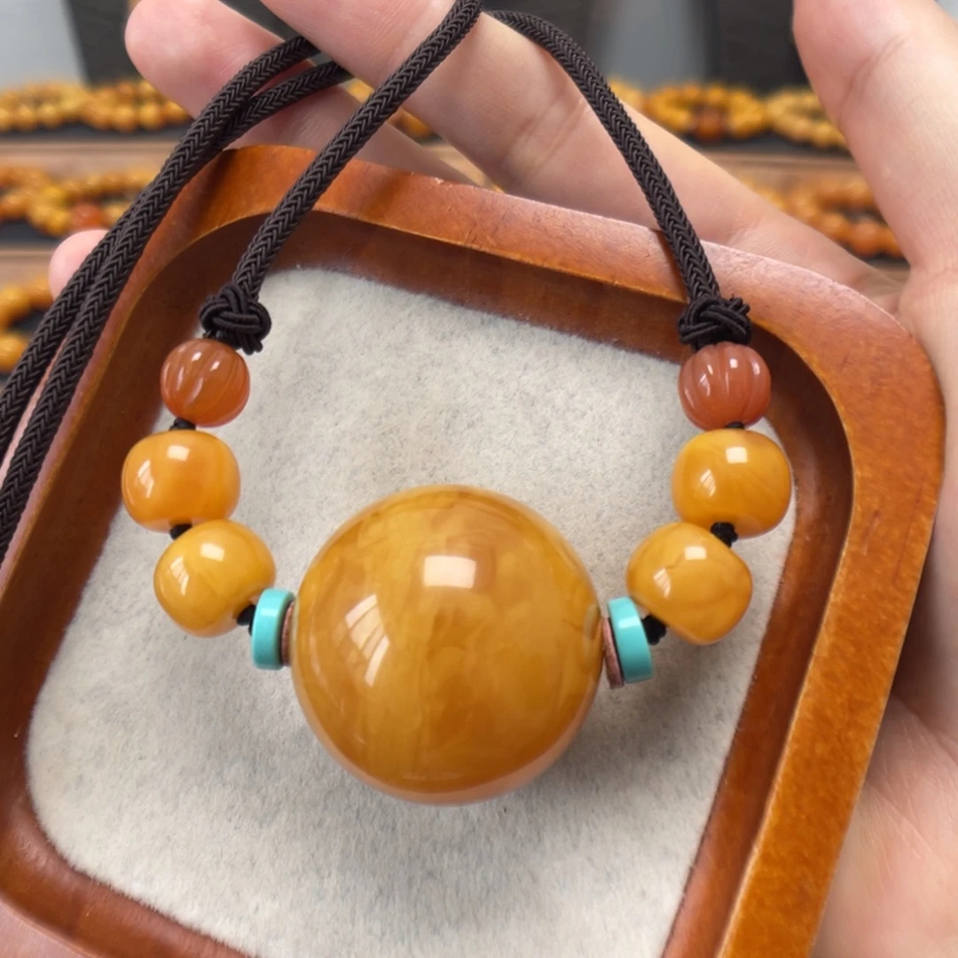 蜜蜡未镶嵌颈饰蜜蜡