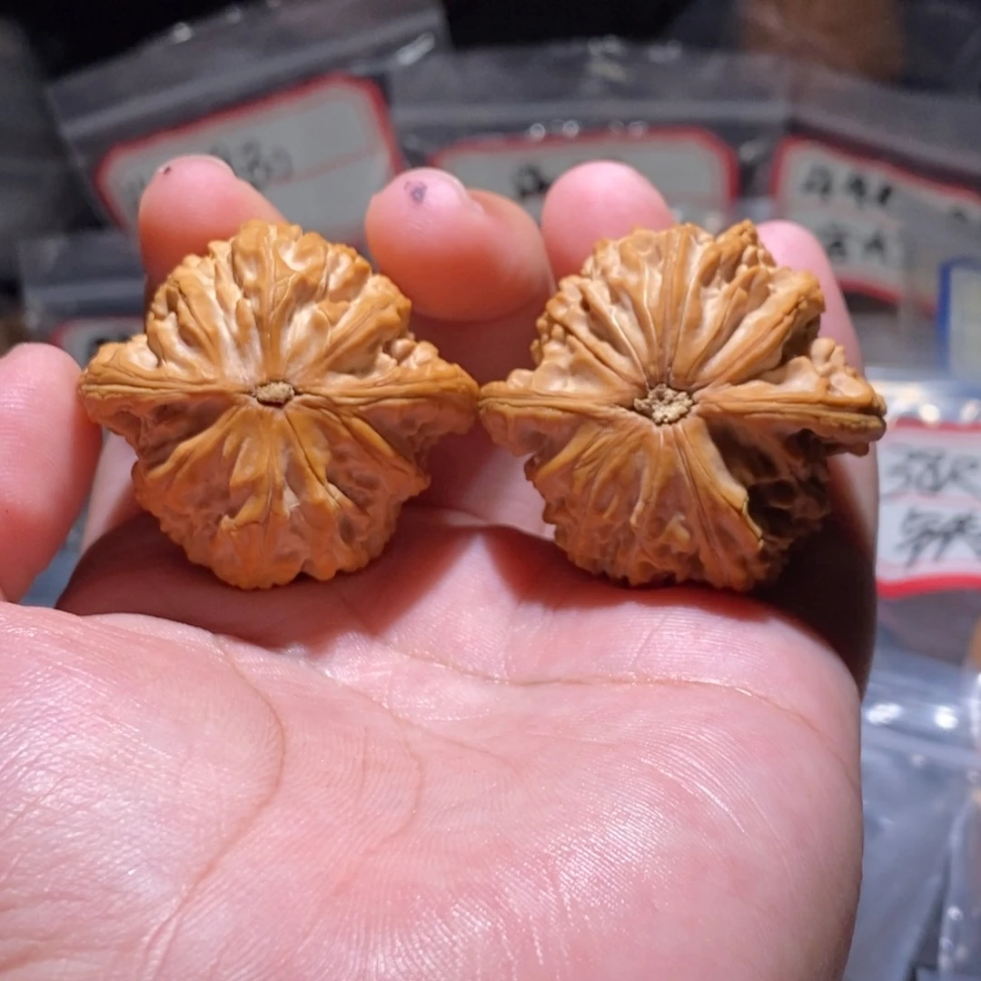 Z***z文玩核桃吊坠41全品正磨