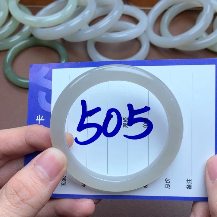 A****和田玉未镶嵌手镯