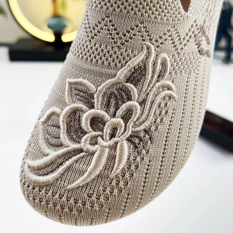 春季浅口单鞋女中式绣花鞋轻爽软弹减震防滑送妈妈送长辈一脚蹬女