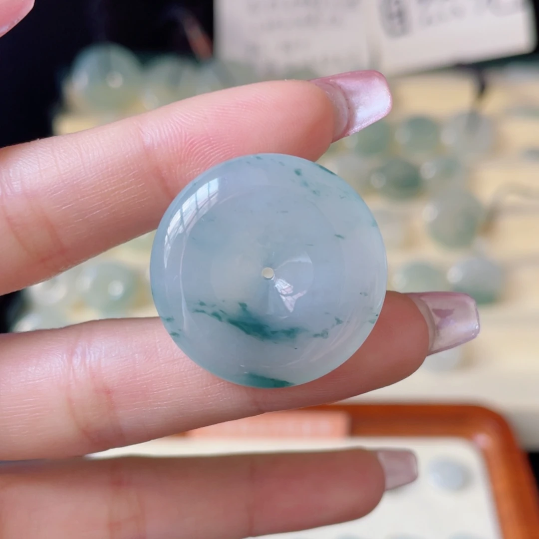 翡翠未镶嵌颈饰35353535