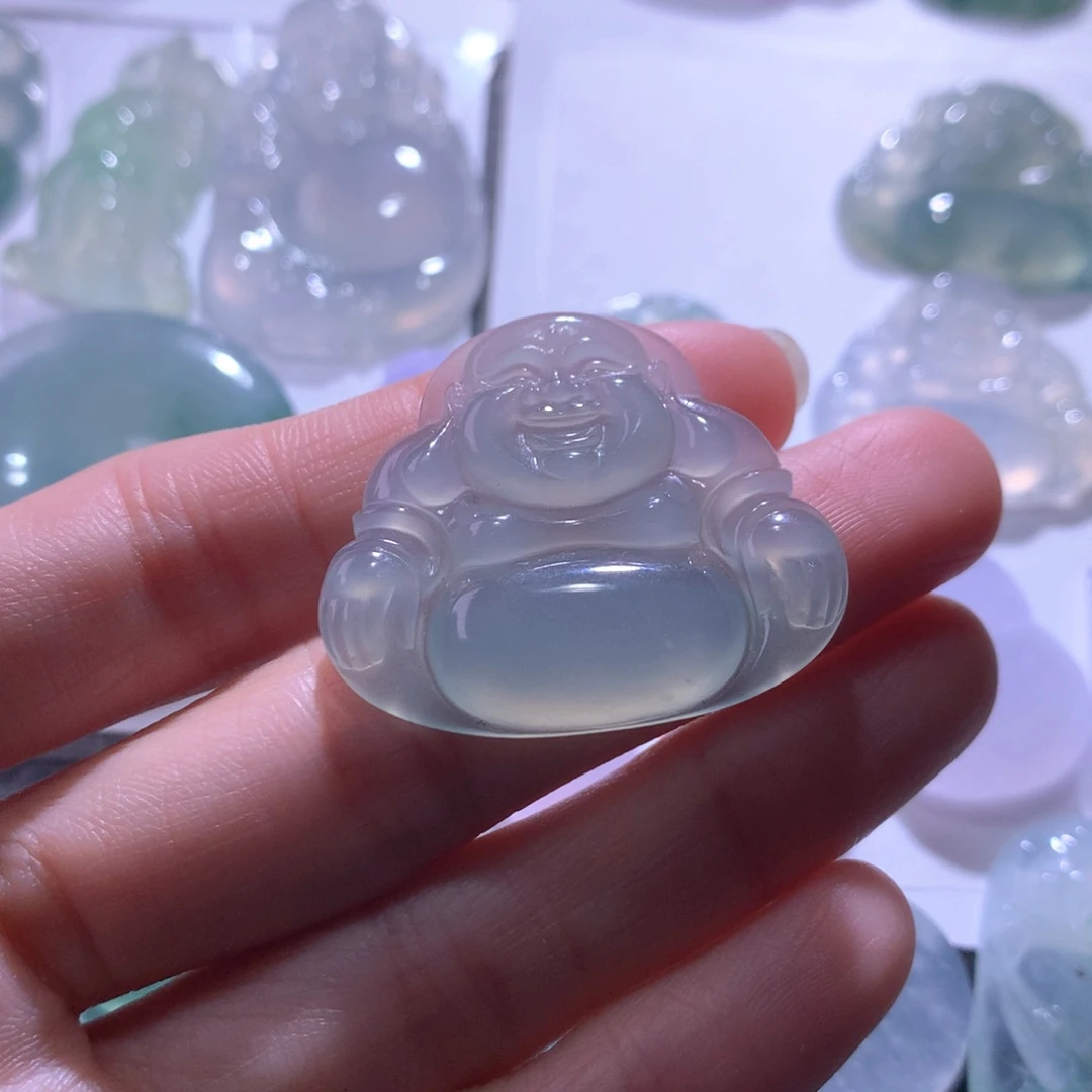 翡翠未镶嵌颈饰佛