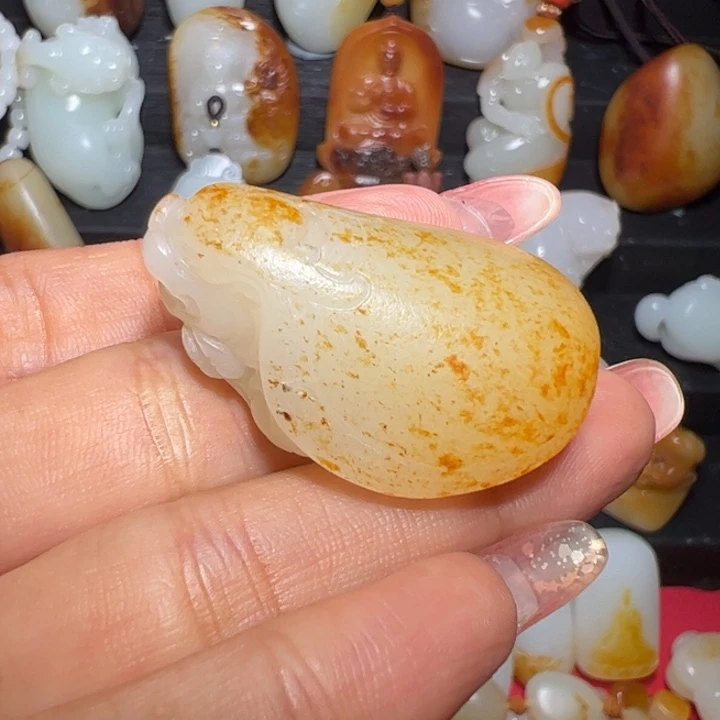 和***祥颈饰未镶嵌和田玉