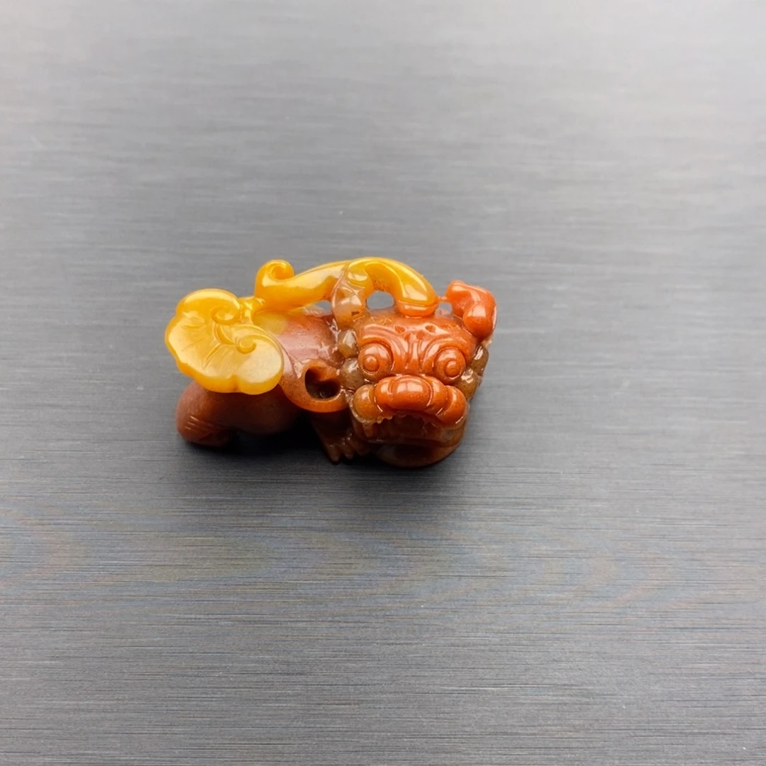 石英质玉（黄龙玉）未镶嵌颈饰