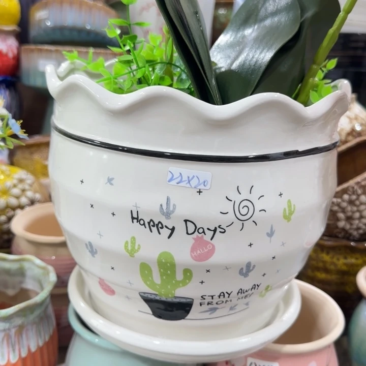 凑9块包邮，有孔，陶瓷花盆