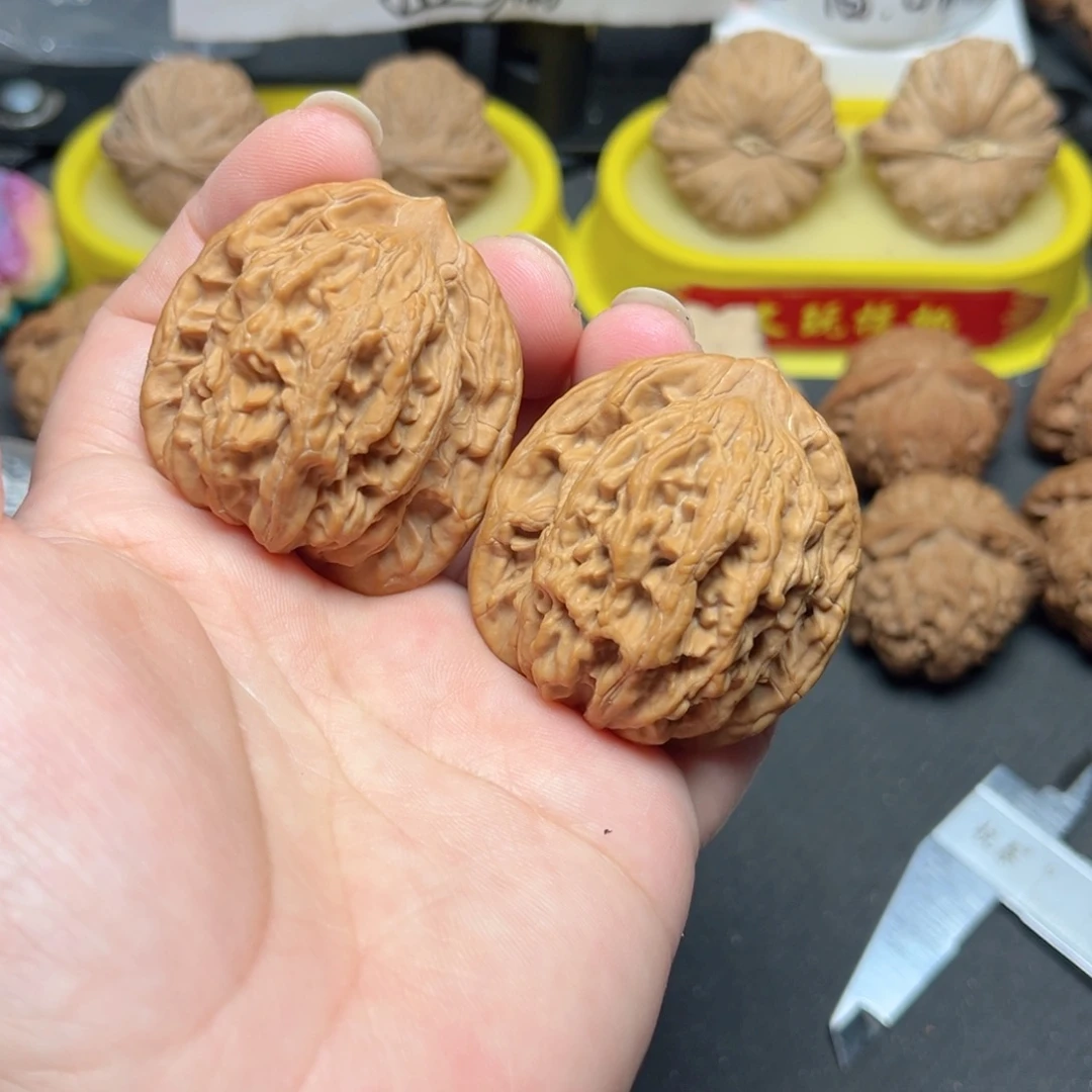 文玩核桃一物一拍41麦虎