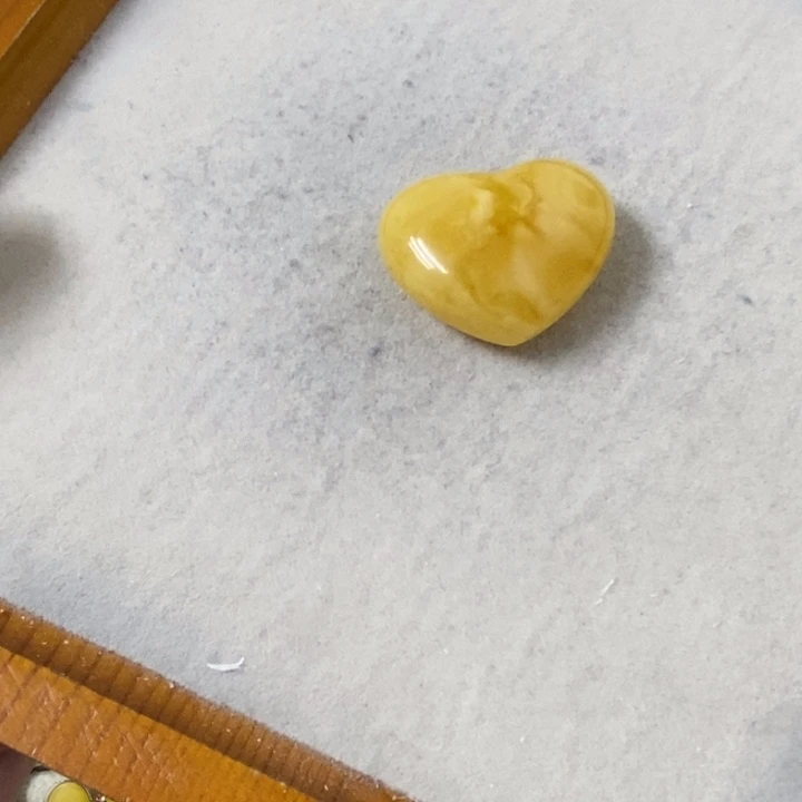 蜜蜡裸石未镶嵌吊坠