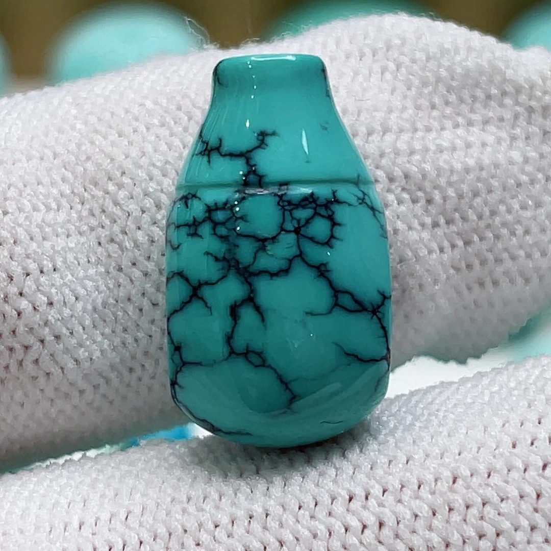 绿松石颈饰未镶嵌