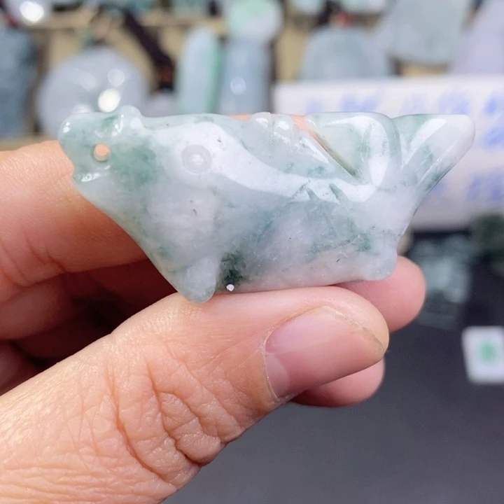 翡翠颈饰未镶嵌鱼