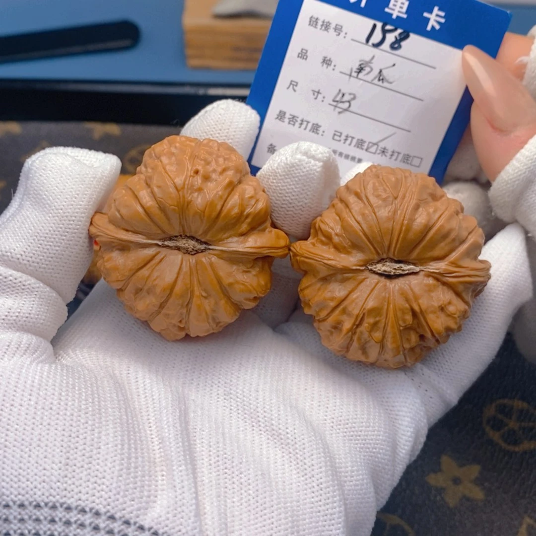 桃核吊坠文玩得好