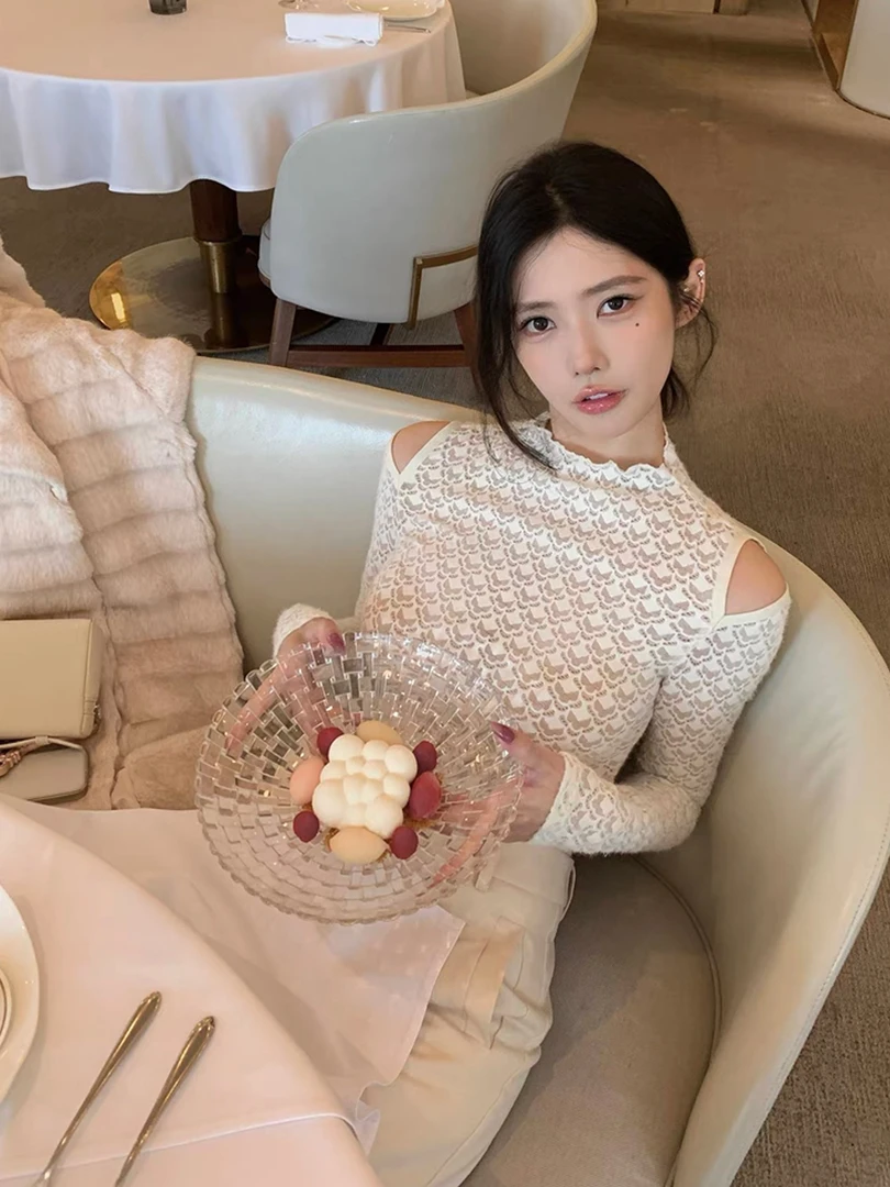 性感纯欲镂空露肩长袖打底衫女2025秋法式名媛设计感气质紧身上衣