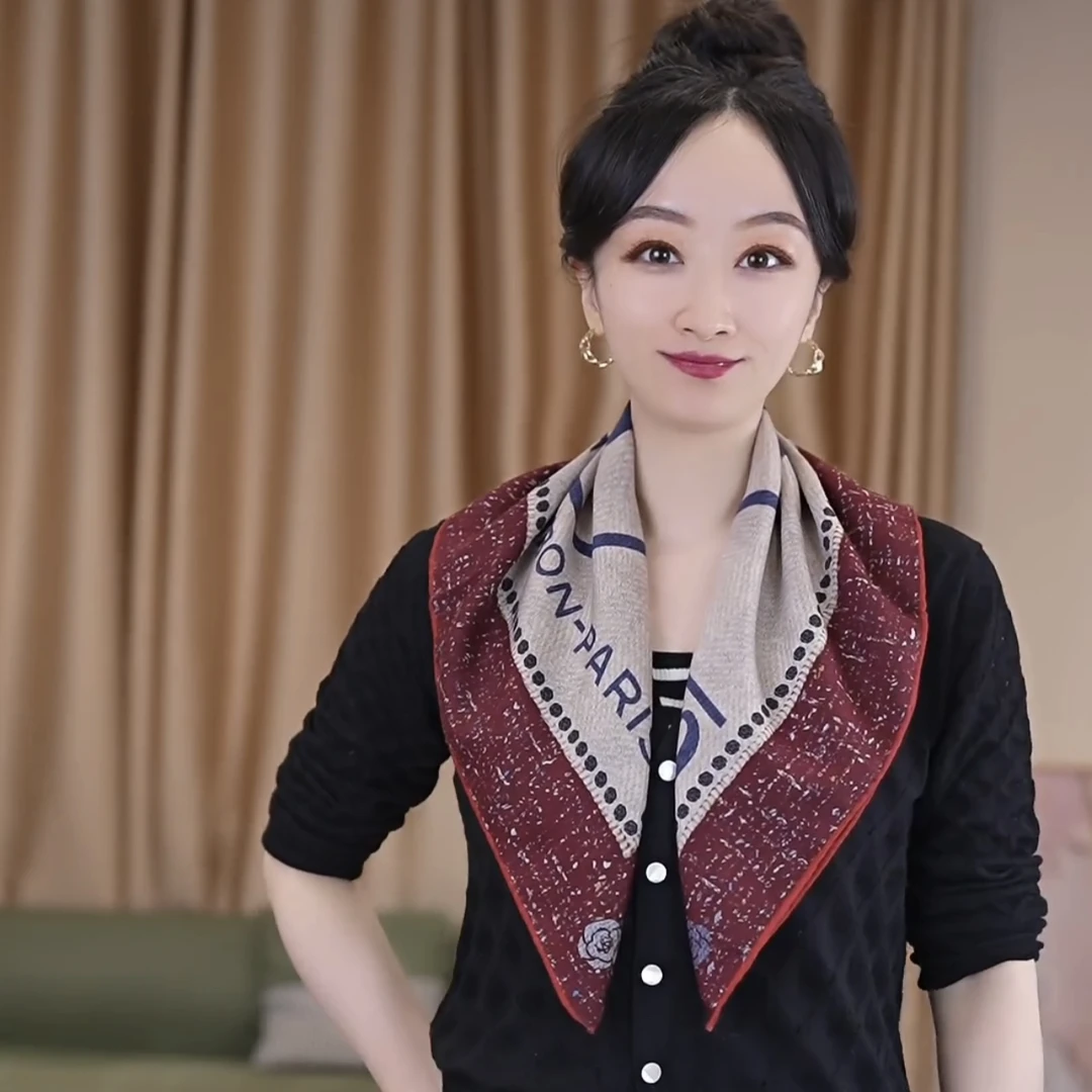 丝毛65小方巾女气质双面秋冬季护颈围巾桑蚕丝羊毛双面山茶花