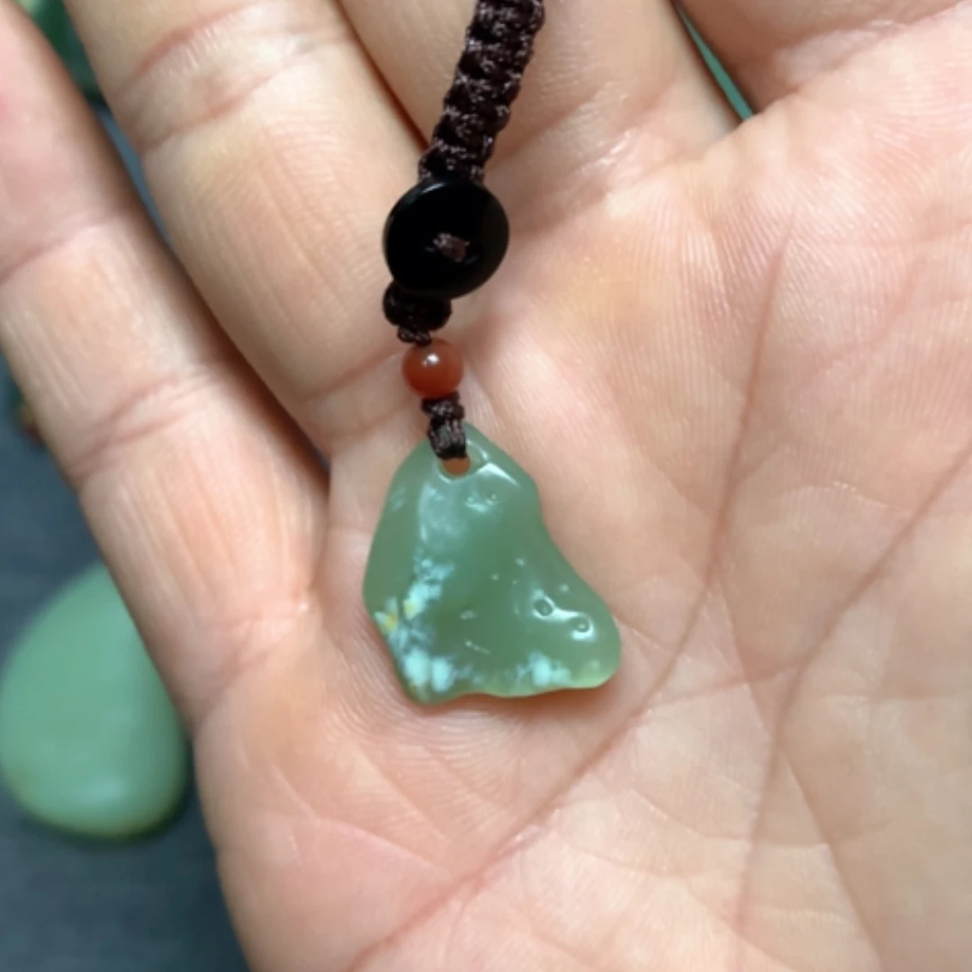 【闪购商品】颈饰未镶嵌岫岩河磨玉（透闪石质玉）