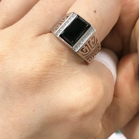 翡翠戒指18K金镶嵌旭*缅甸天然A货翡翠