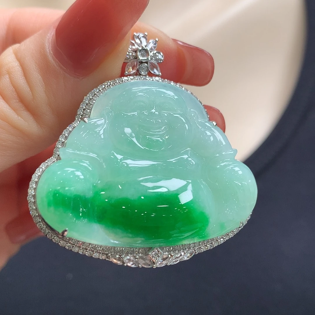 翡翠18K金镶嵌颈饰佛公